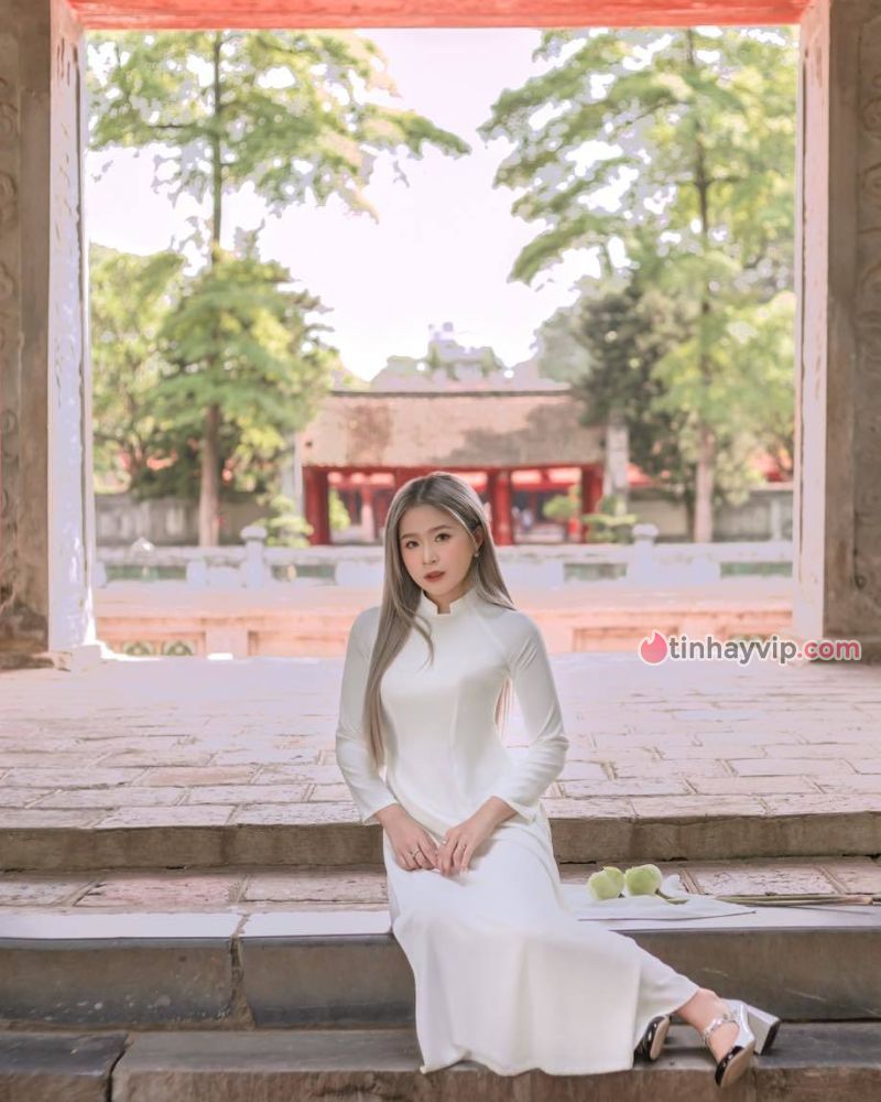 Vợ quốc dân Chao rạng rỡ tựa nàng thơ bên bộ ảnh áo dài trắng